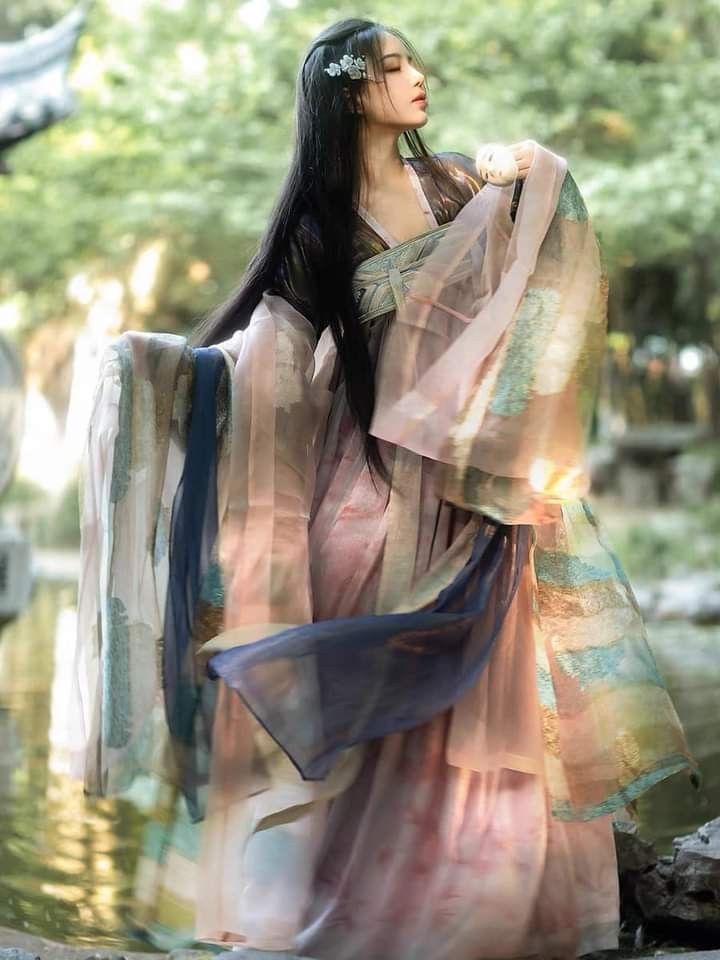 小个子喜婆婆的五一旗袍风采 小个子喜婆婆的五一旗袍风采