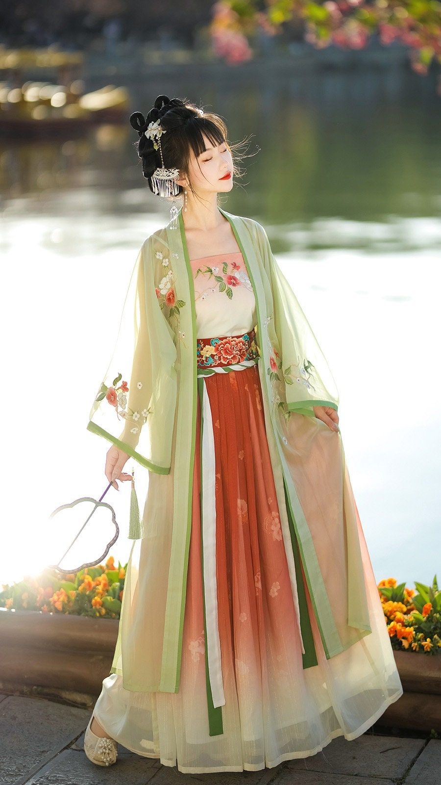 Hanfu Headdress for Children:A 10-Year-Olds Journey into Traditional Beauty Hanfu Headdress for Children:A 10-Year-Olds Journey into Traditional Beauty
