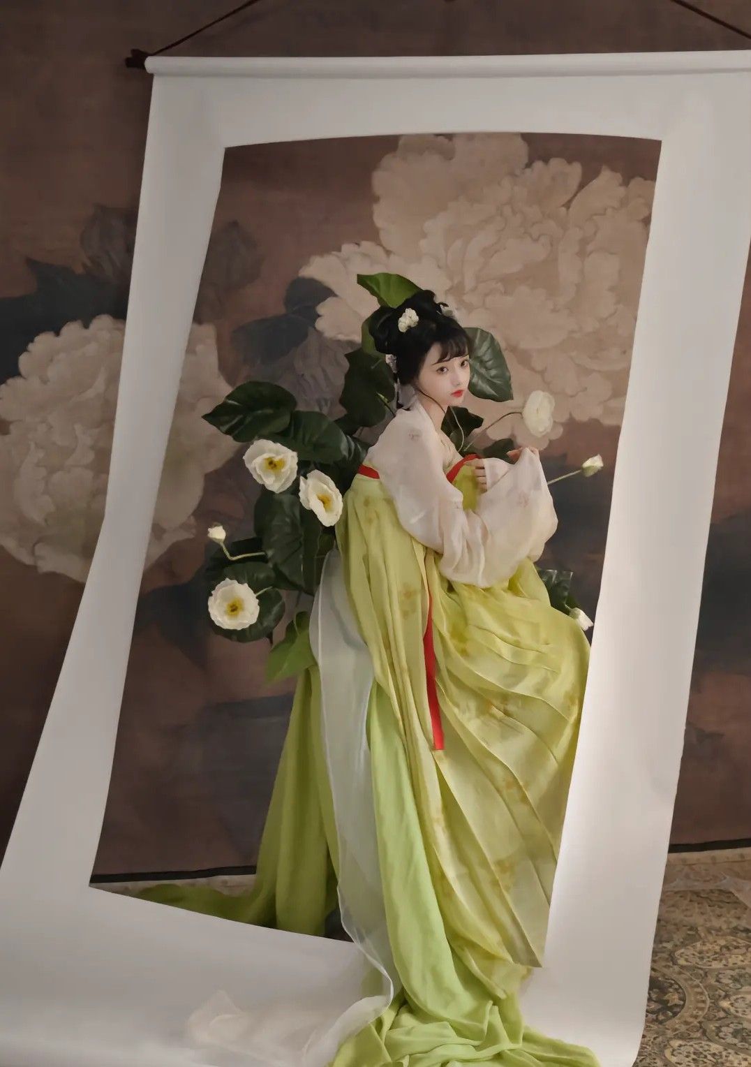 Elegant Toast:The Charm of Pink Cheongsam as a Toast Dress