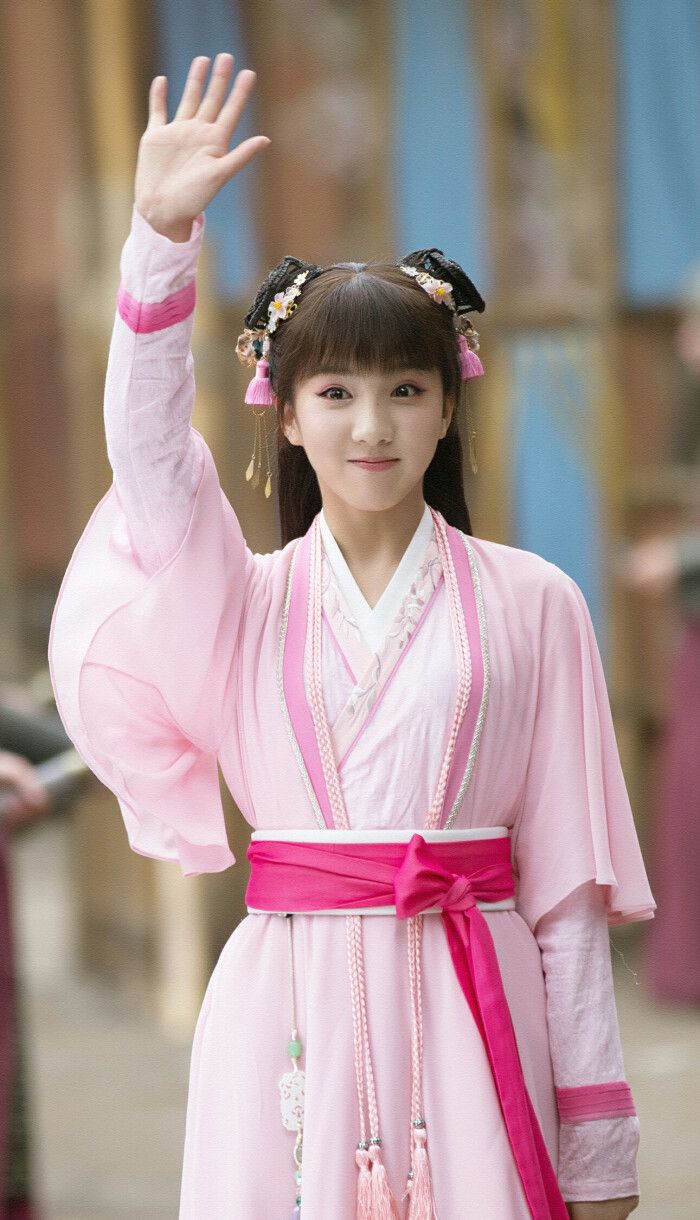 Summer 2024 Fashion:Exploring the New Wave of Hanfu女装 Tang-Style Summer 2024 Fashion:Exploring the New Wave of Hanfu女装 Tang-Style