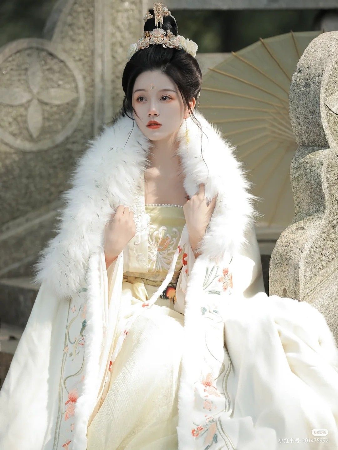 Petite女子穿汉服齐腰襦裙的时尚魅力 Petite女子穿汉服齐腰襦裙的时尚魅力