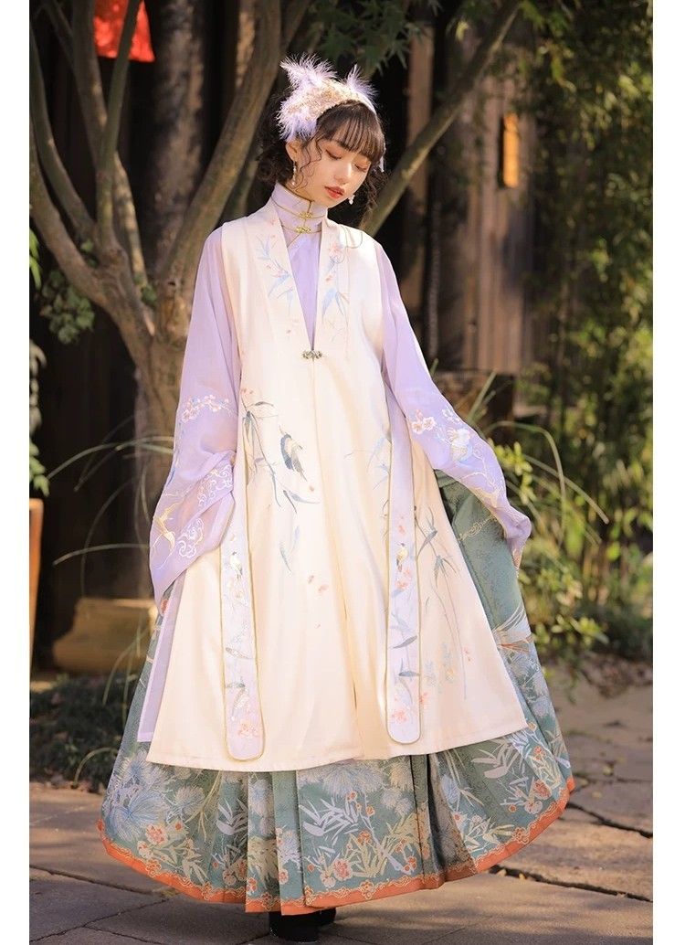 Elegant Horseface Skirt Set for Engagement Ceremony:A Blend of Tradition and Modernity Elegant Horseface Skirt Set for Engagement Ceremony:A Blend of Tradition and Modernity