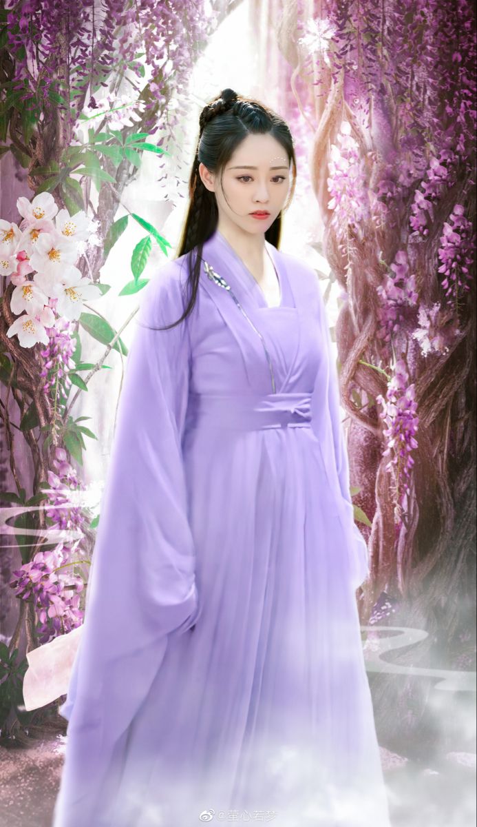 Vertical Stripe Cheongsam:A Blend of Tradition and Modernity Vertical Stripe Cheongsam:A Blend of Tradition and Modernity