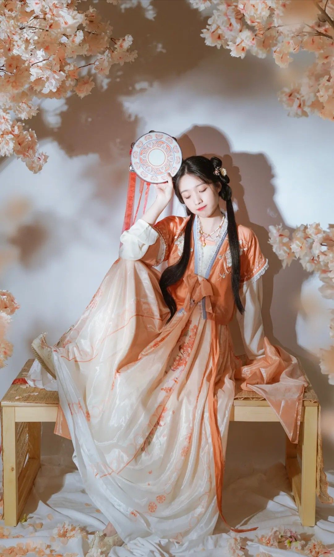 The Elegance of Two-Piece Set Skirt Qipao:A Fashionable Fusion of Traditional and Modern Styles The Elegance of Two-Piece Set Skirt Qipao:A Fashionable Fusion of Traditional and Modern Styles