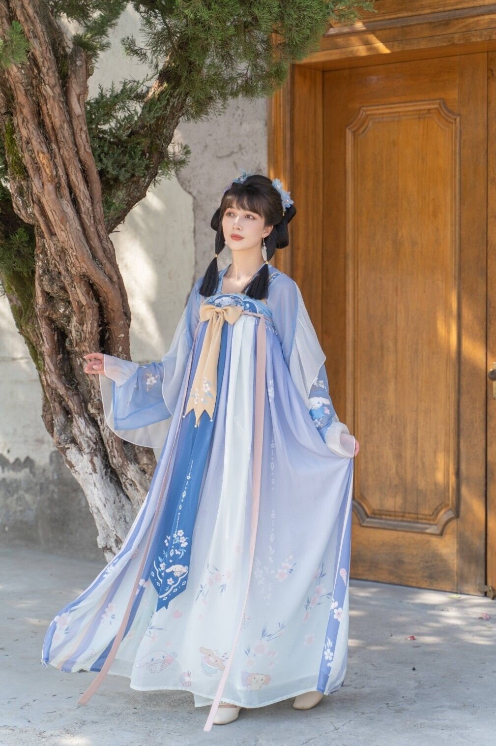 The Allure of Traditional Chinese Hanfu Clothing:A Focus on the Button-up Shirts The Allure of Traditional Chinese Hanfu Clothing:A Focus on the Button-up Shirts