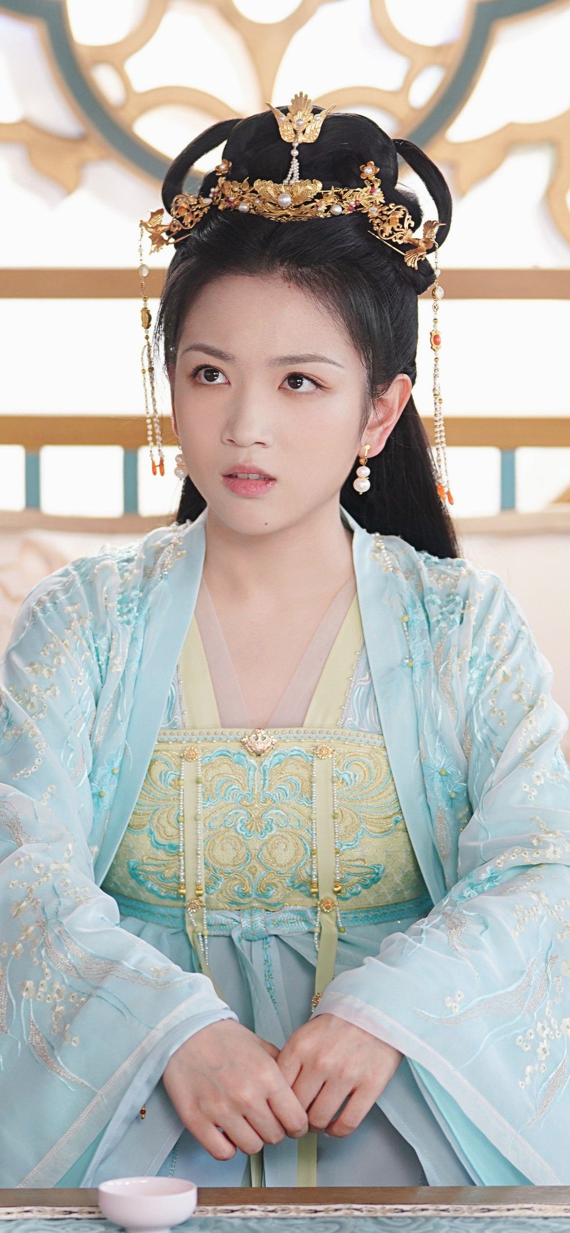 Authentic Old Shanghai Cheongsam:A Tale of Traditional Elegance Authentic Old Shanghai Cheongsam:A Tale of Traditional Elegance