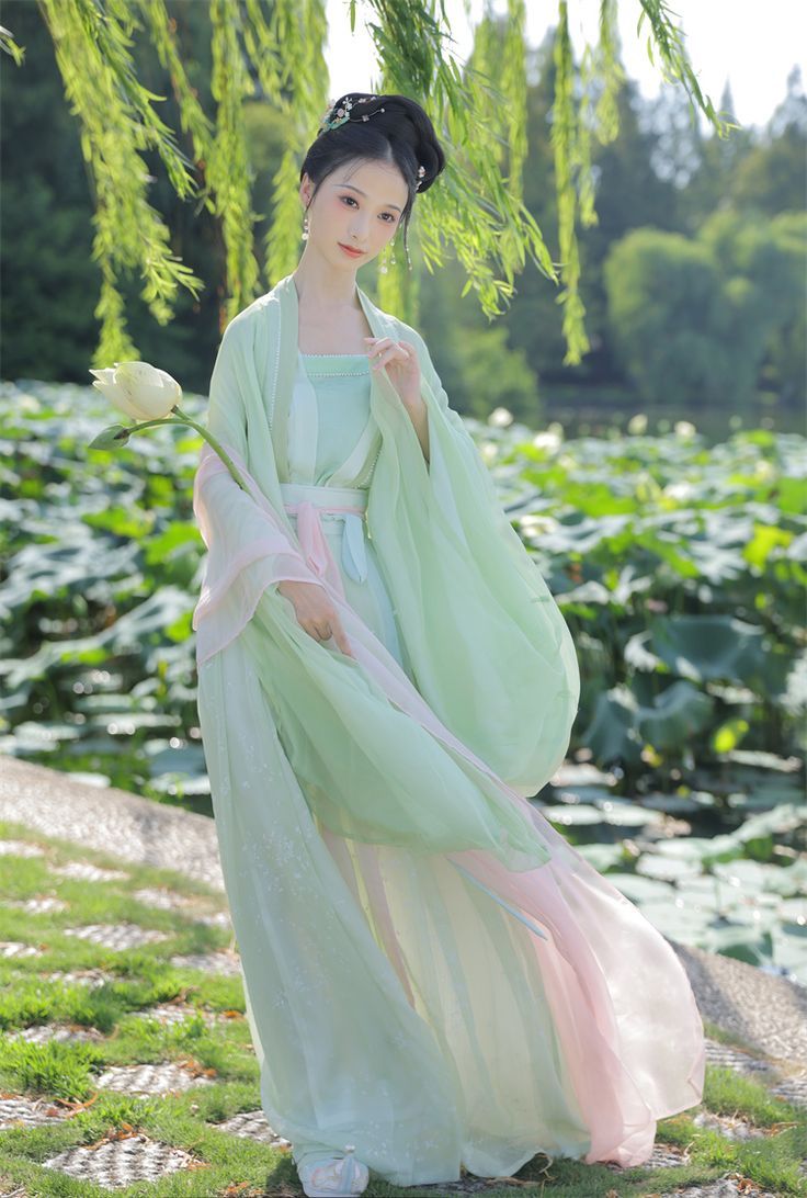 Latest Trends in Qipao:The Modern Elegance of Cheongsam Skirts