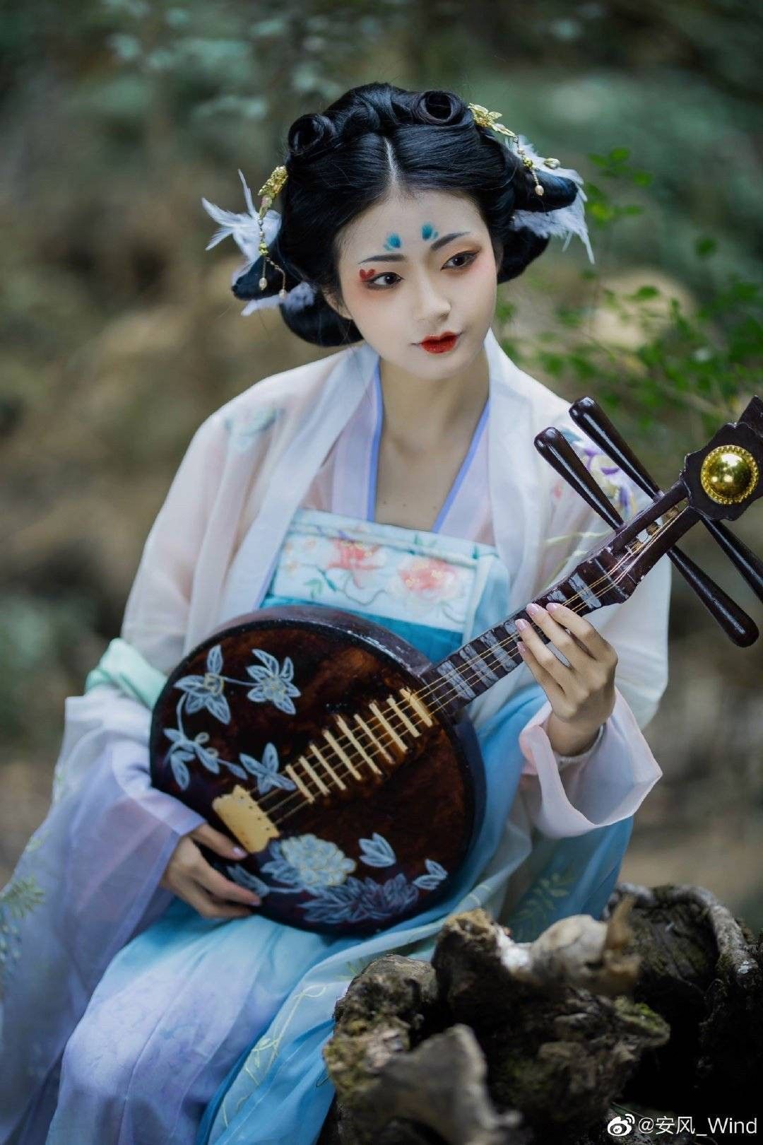 Ancient Chinese Elegance in Starry Hanfu:The Taurus Cowherds Ancient Chinese Elegance in Starry Hanfu:The Taurus Cowherds