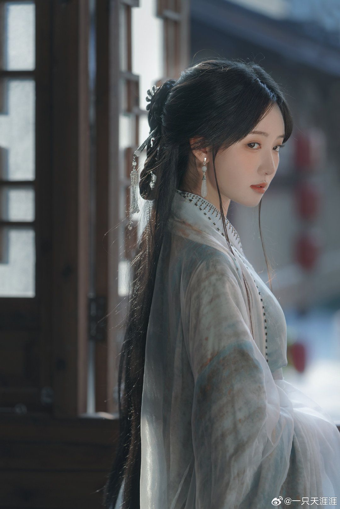 Romantic Dreams in the World of Cheongsam:A Journey Through Traditional Elegance and Modern Fantasy Romantic Dreams in the World of Cheongsam:A Journey Through Traditional Elegance and Modern Fantasy