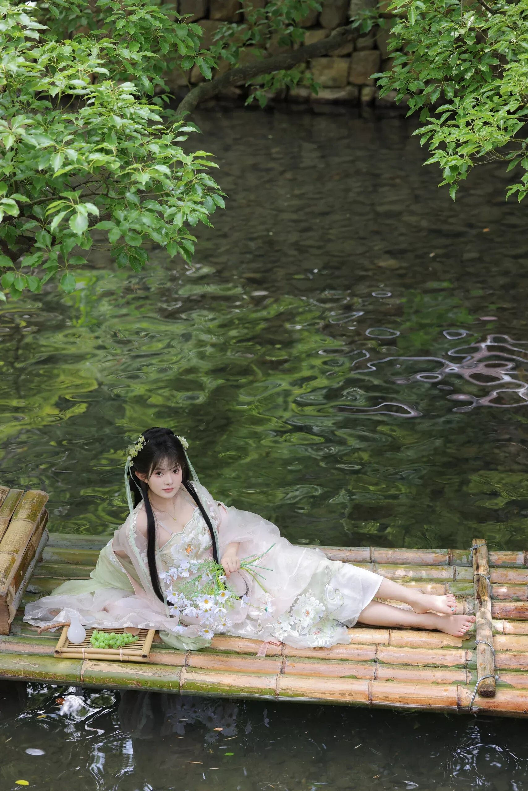 The Elegance of a Long-Style Outer Jacket with a Cheongsam Qipao Pairing The Elegance of a Long-Style Outer Jacket with a Cheongsam Qipao Pairing