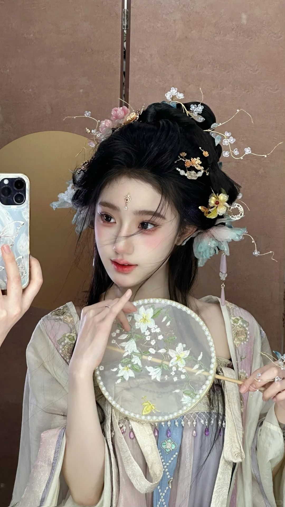 The New Wave of Short-Length Cheongsam for Women:Embracing Fashion and Tradition