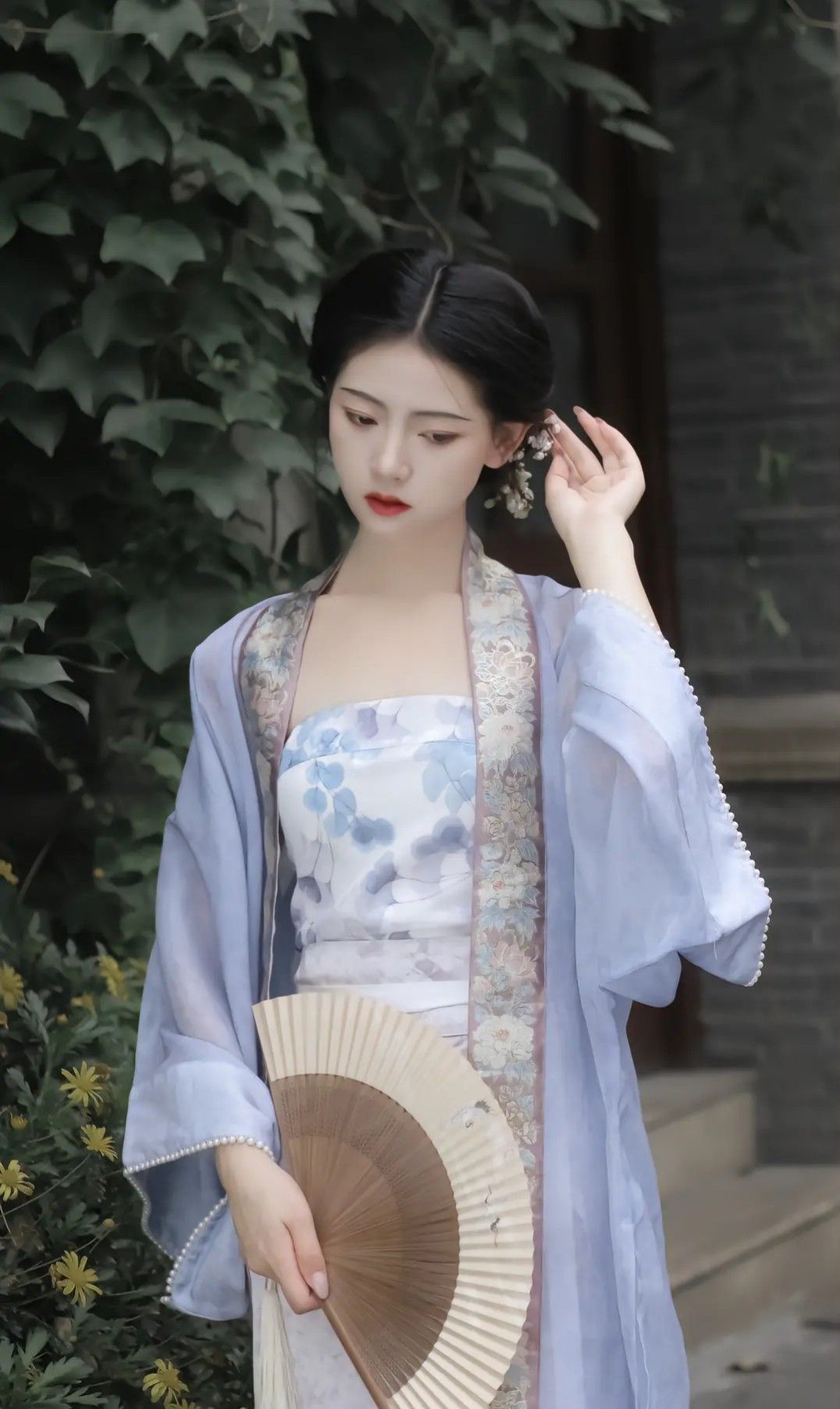 Reimagining the Fish-Tail Cheongsam Dress:A Modern Evolution Reimagining the Fish-Tail Cheongsam Dress:A Modern Evolution