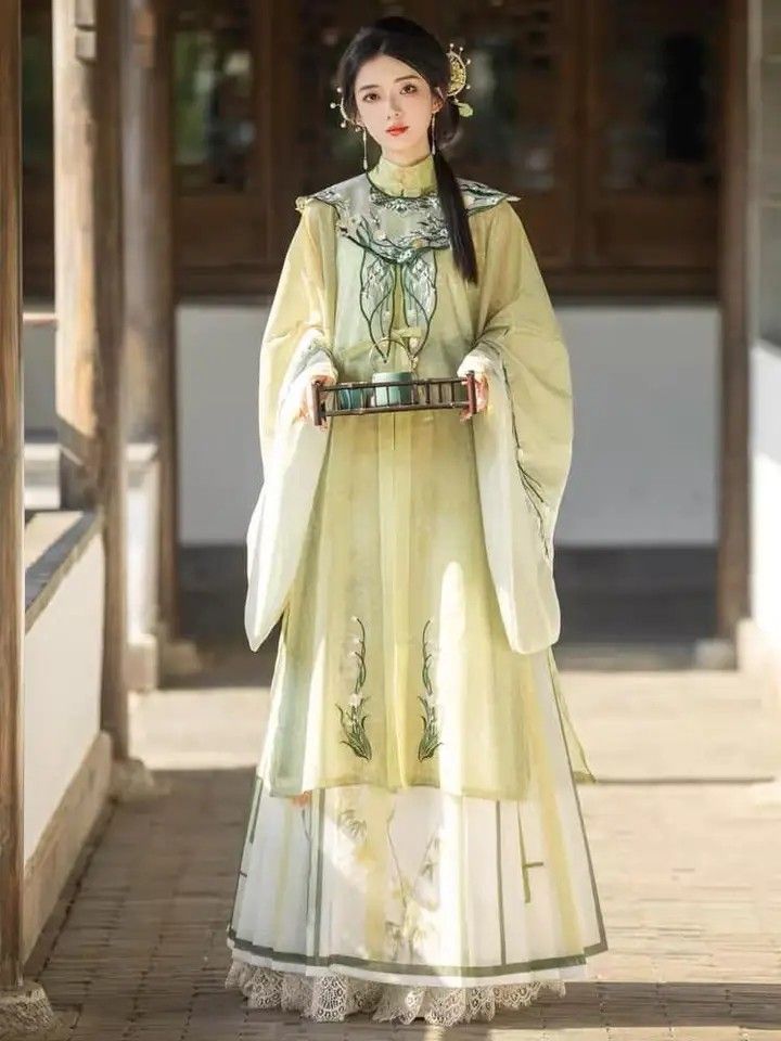 Available Now:6-Meter Horseface Skirt