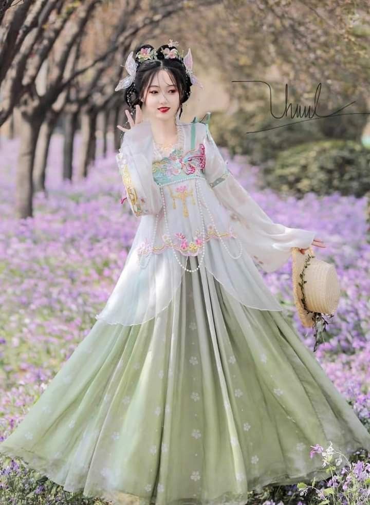 Traditional Chinese Style Short-Length Womens Tang Jacket Traditional Chinese Style Short-Length Womens Tang Jacket