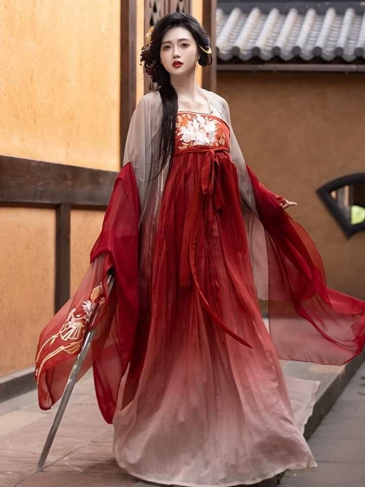 New Year Splendor for Giant Breed Dogs:The Rise of Traditional Tangsuits