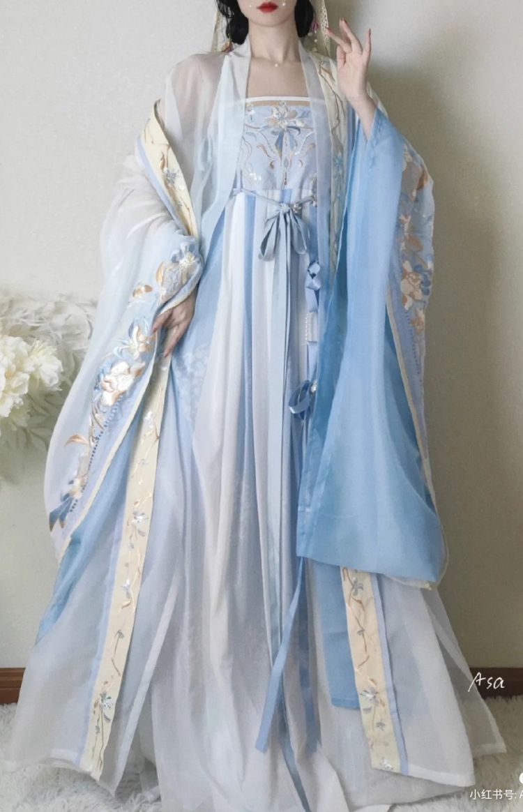 Pure Color Cheongsam:The Elegance of a 40-to 50-Year-Old Fashion Statement Pure Color Cheongsam:The Elegance of a 40-to 50-Year-Old Fashion Statement