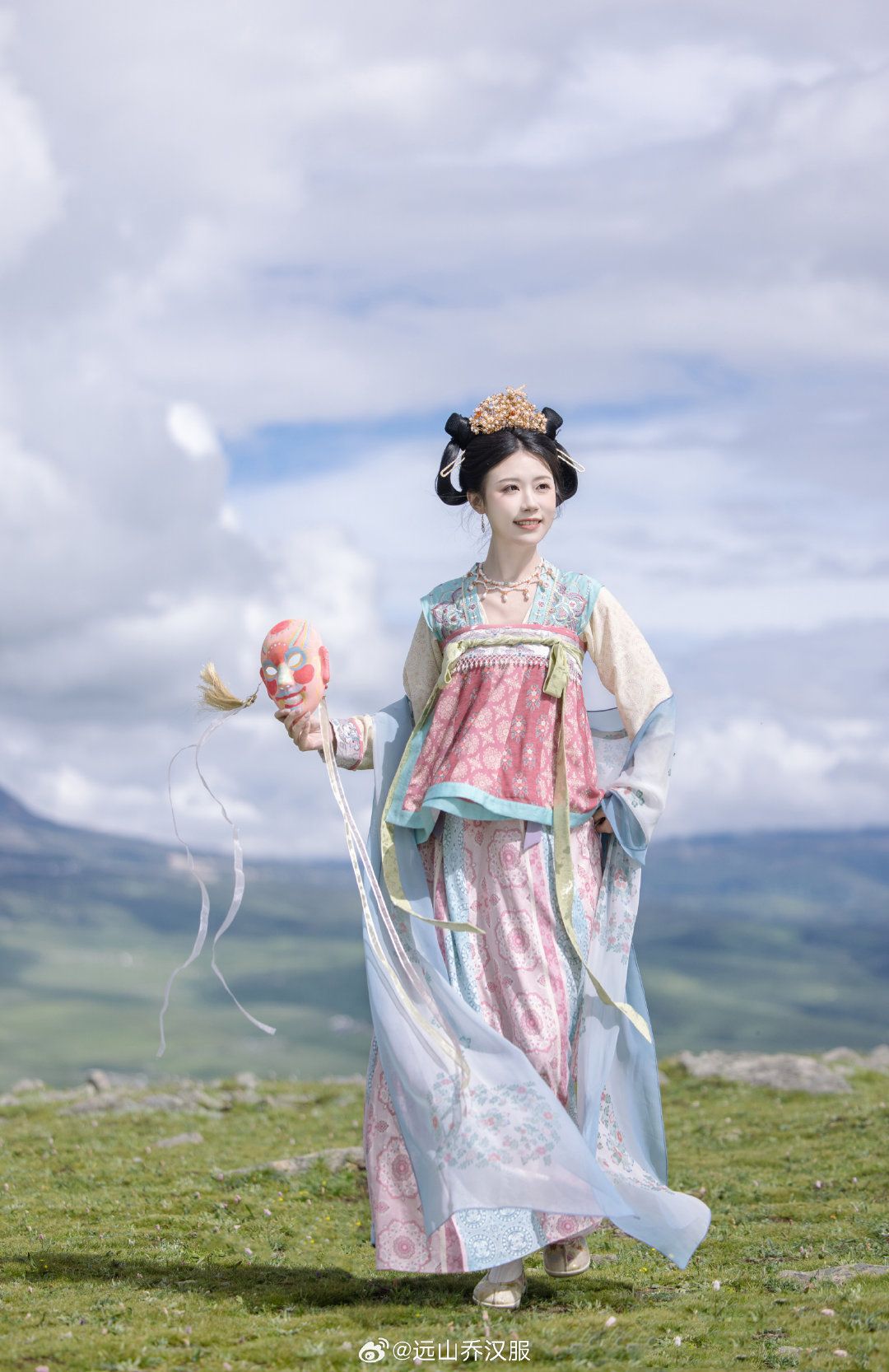 Large Size Hanfu Costume with Inner Strappy Top Large Size Hanfu Costume with Inner Strappy Top