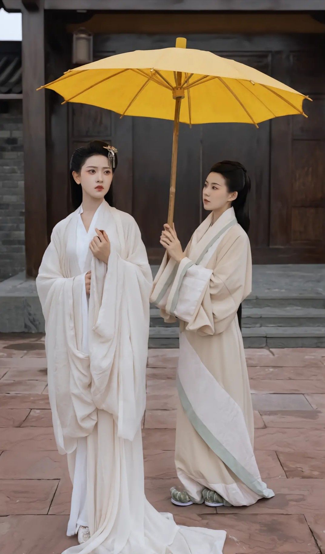 Slimming-Effect Hanfu Costumes:Concealing the Belly for a Stylish Look