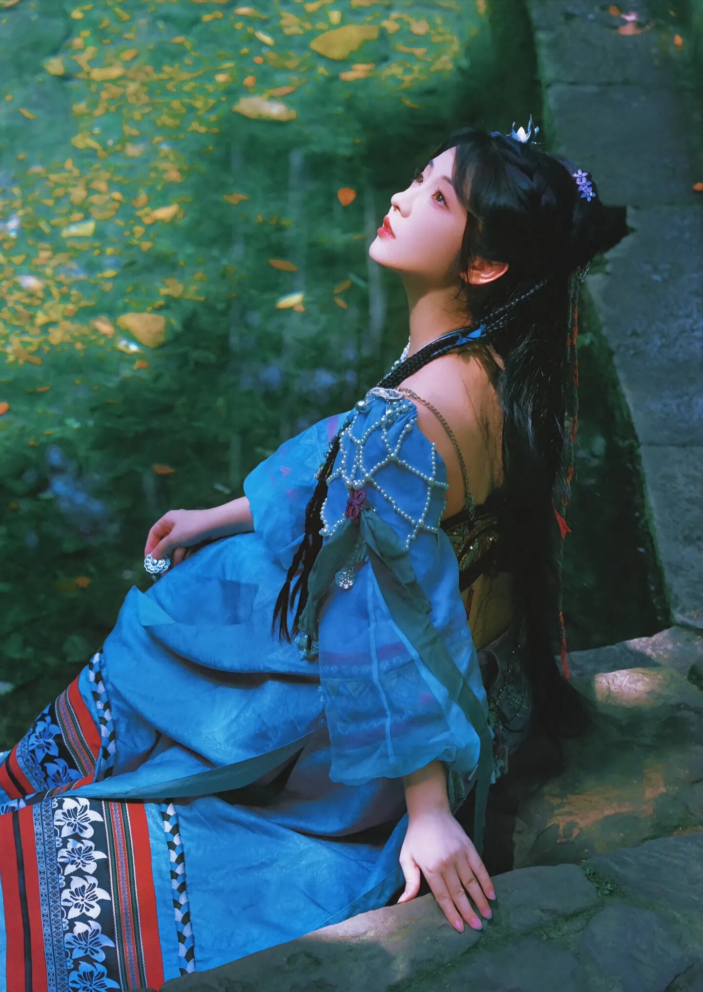 The Dawn of Green Cheongsam:Embracing the Elegance of an Eco-Friendly Silhouette