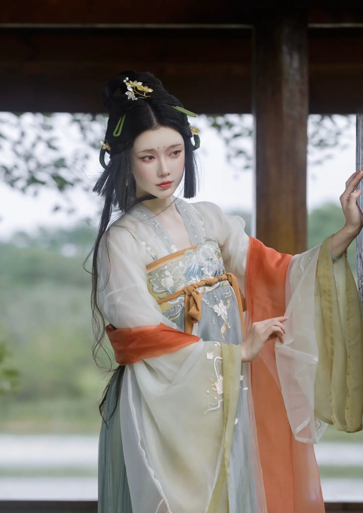 The Elegance of a Horseface Skirt:Engaging in a Tall Love with a Traditional Chinese Attire The Elegance of a Horseface Skirt:Engaging in a Tall Love with a Traditional Chinese Attire