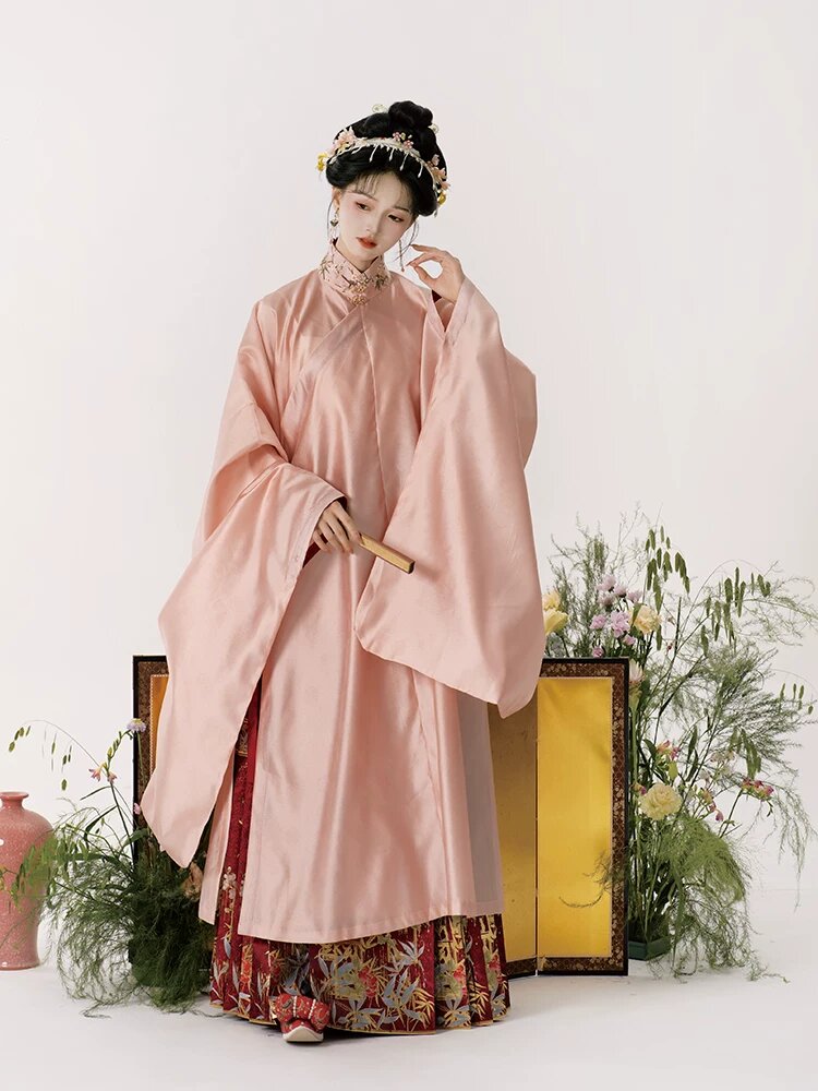 The Enchantment of a 7-Year-Old Girls Cheongsam Dress The Enchantment of a 7-Year-Old Girls Cheongsam Dress