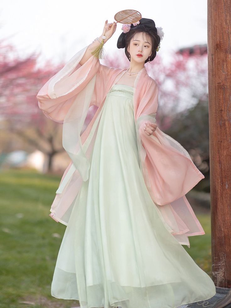 Styling Tips for Tops to Pair with Cheongsam Skirts Styling Tips for Tops to Pair with Cheongsam Skirts