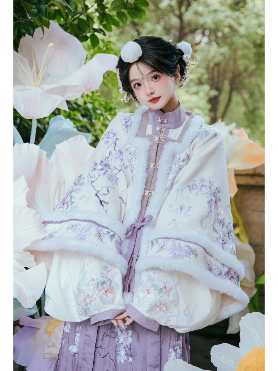 Plus-Size Sisters Qipao Revolution:Embracing Traditional Elegance with a Modern Twist Plus-Size Sisters Qipao Revolution:Embracing Traditional Elegance with a Modern Twist