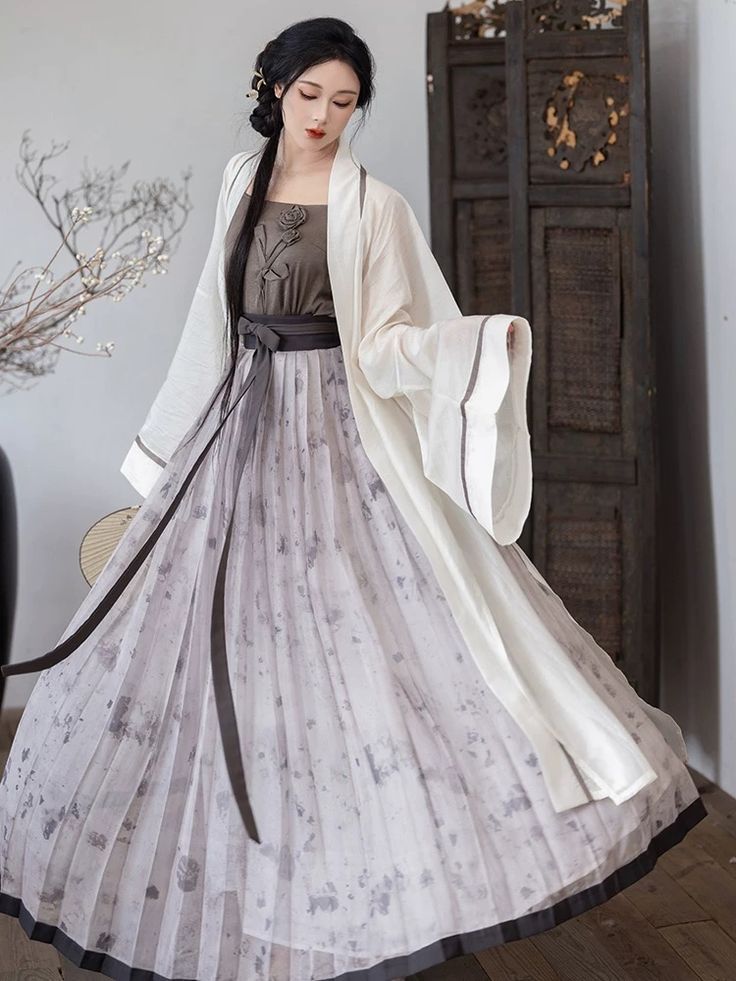 The Elegance of a Bride in a Plunging Neckline Corset and a Long Cheongsam The Elegance of a Bride in a Plunging Neckline Corset and a Long Cheongsam