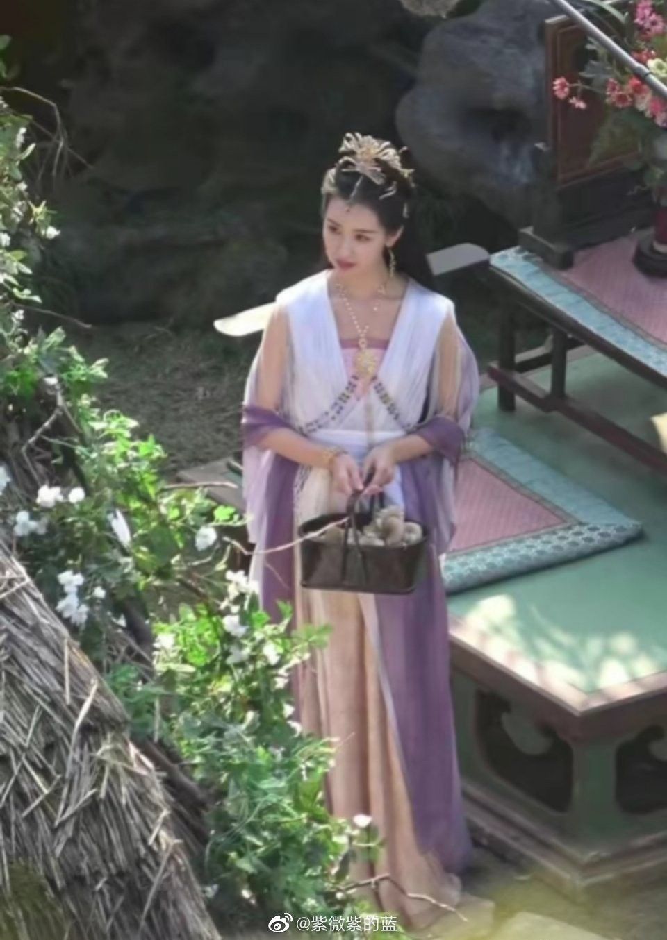 Summer in a Cheongsam and High Heels:A Tale of Elegance and Comfort Summer in a Cheongsam and High Heels:A Tale of Elegance and Comfort