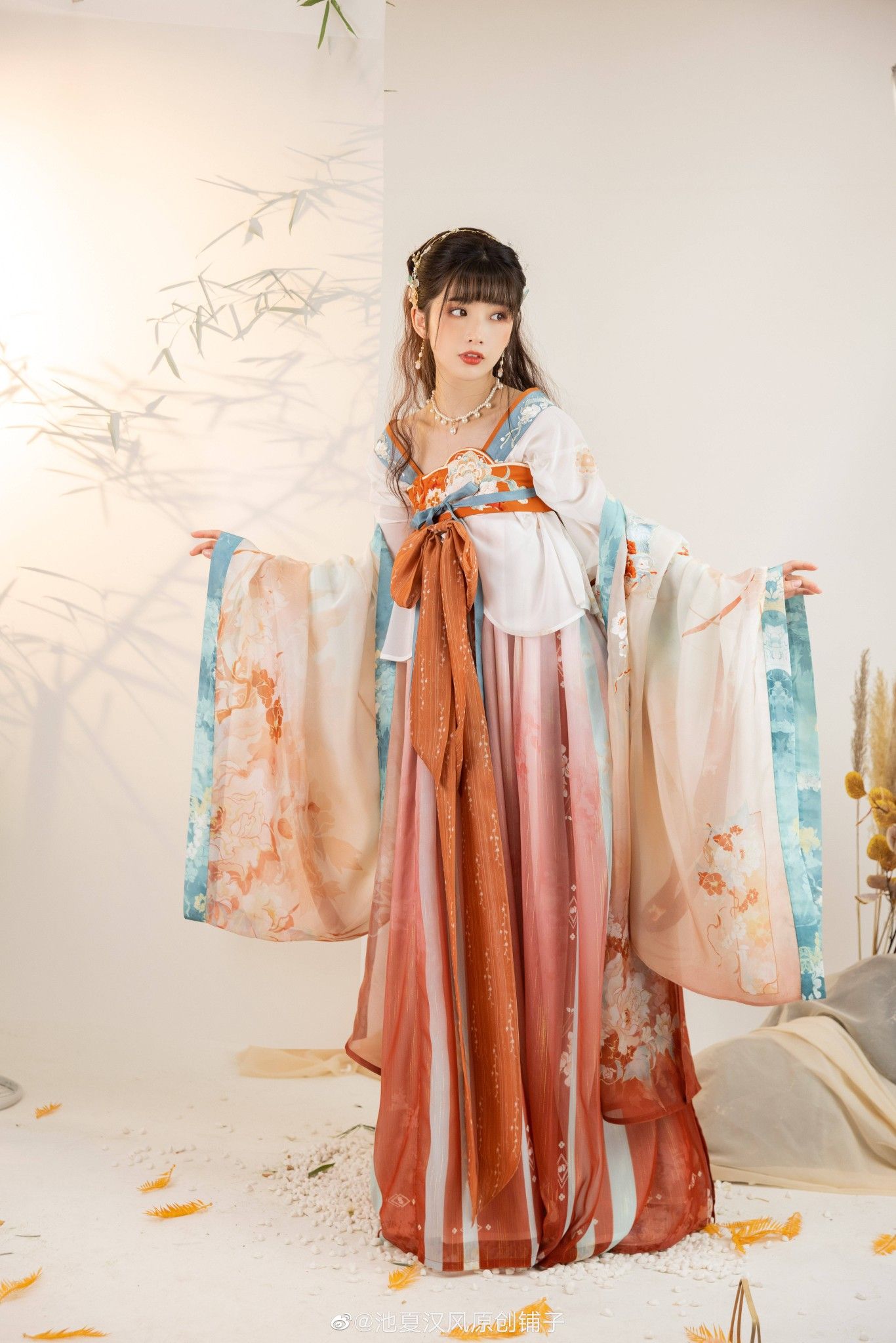 Transparent Cheongsam:A Full Exploration of its Fashion Potential and Cultural Significance Transparent Cheongsam:A Full Exploration of its Fashion Potential and Cultural Significance