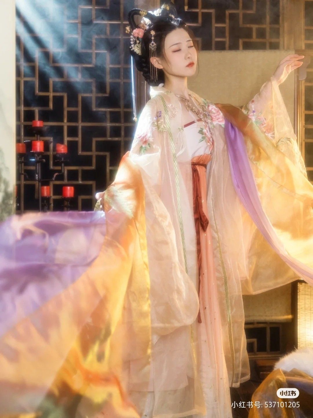 Reinventing Hanfu:The Autumn Elegance Reinventing Hanfu:The Autumn Elegance