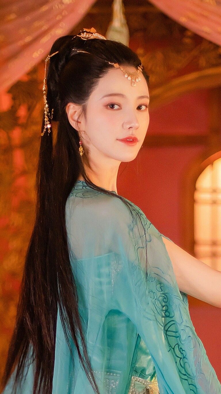 The Elegance of High-End Cheongsam:Embodying the Aristocratic Dames Grace The Elegance of High-End Cheongsam:Embodying the Aristocratic Dames Grace