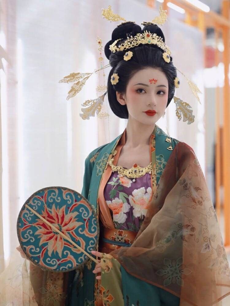 The Long Blue Cheongsam:A Tale of Elegance and Tradition The Long Blue Cheongsam:A Tale of Elegance and Tradition