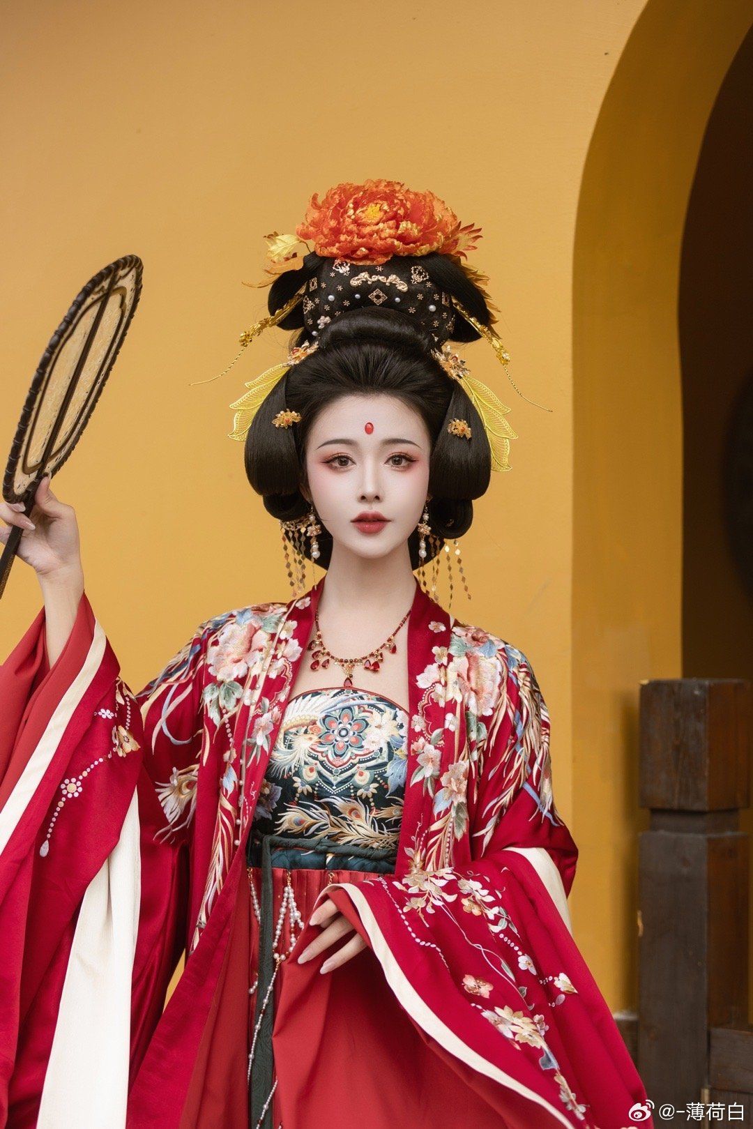 Lightweight Hanfu Capelets and Ponchos:A Guide to Modern,Thin-Cut Traditional Chinese Fashion