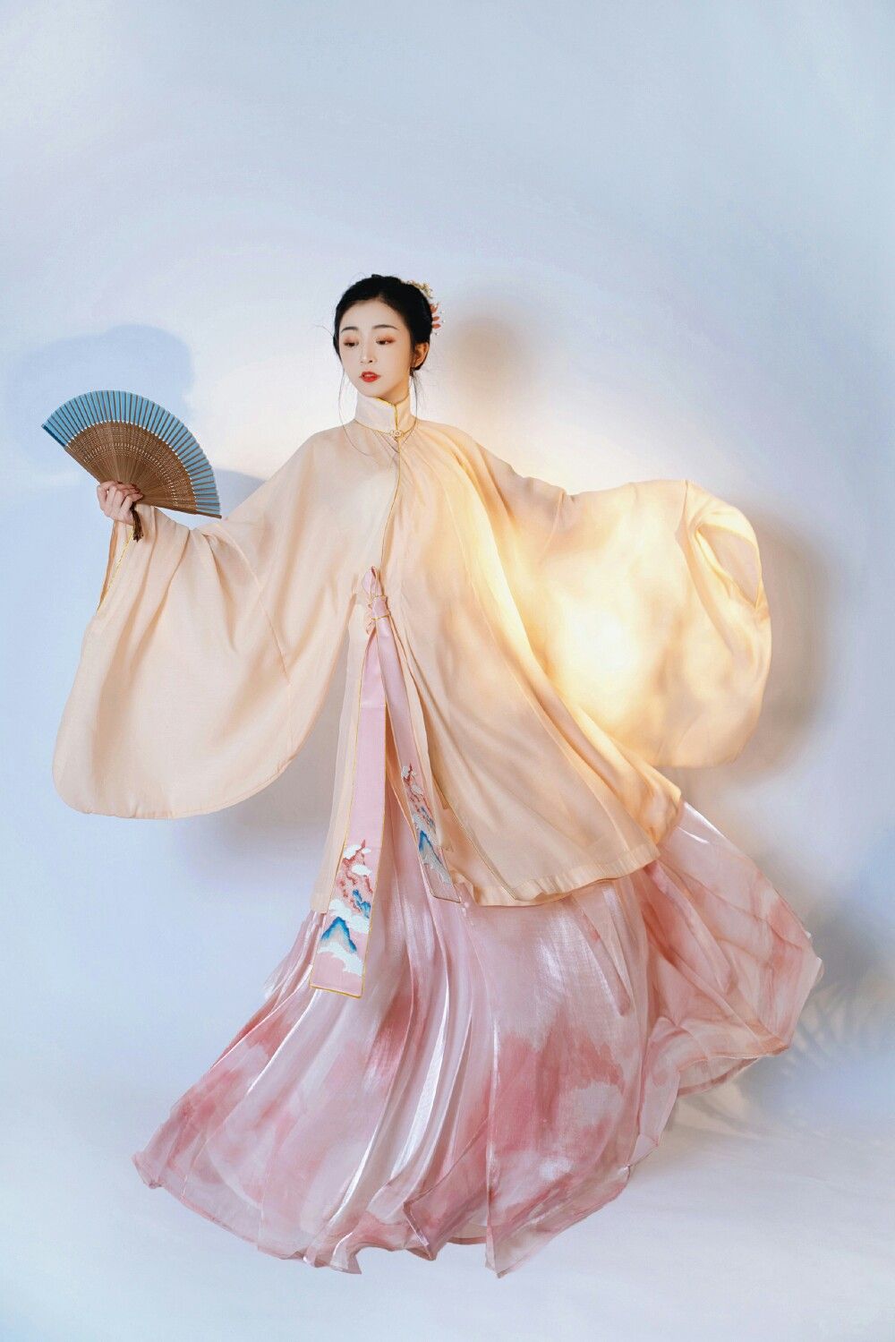 The Rise of Hanfu Style:The Allure of Sloping Cross-Over Bags The Rise of Hanfu Style:The Allure of Sloping Cross-Over Bags