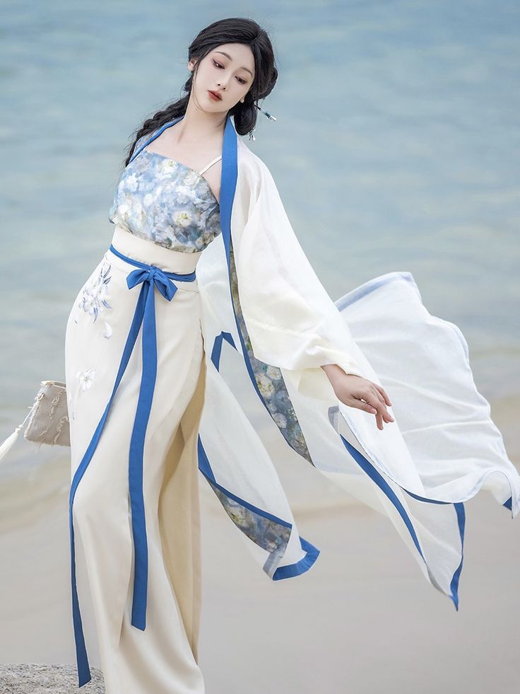 Innovating the Cheongsam and Merging with Modern鱼尾裙:A Blend of Tradition and Modernity Innovating the Cheongsam and Merging with Modern鱼尾裙:A Blend of Tradition and Modernity