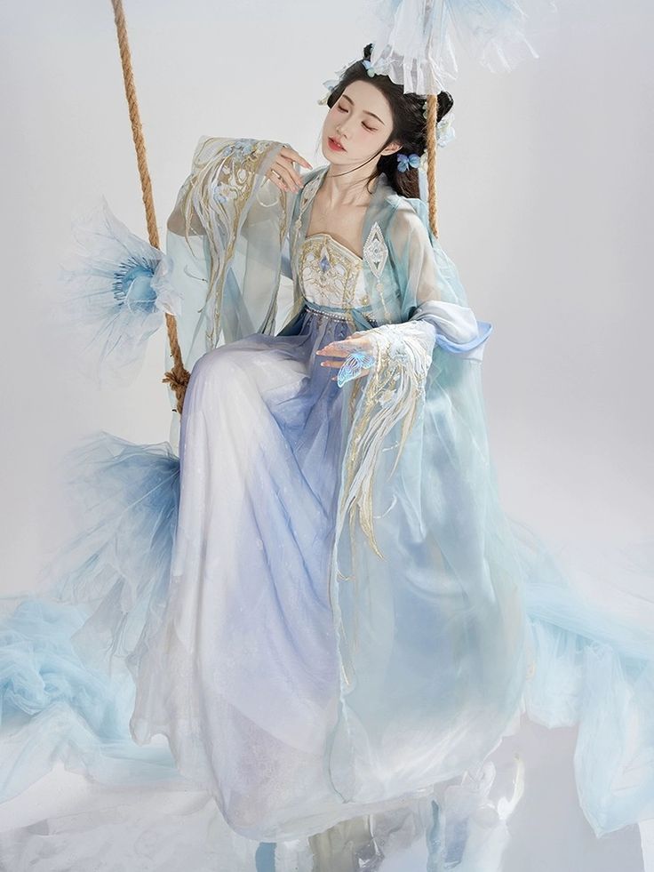 Elegant Long Patterned Cheongsam:A Blend of Tradition and Modernity Elegant Long Patterned Cheongsam:A Blend of Tradition and Modernity