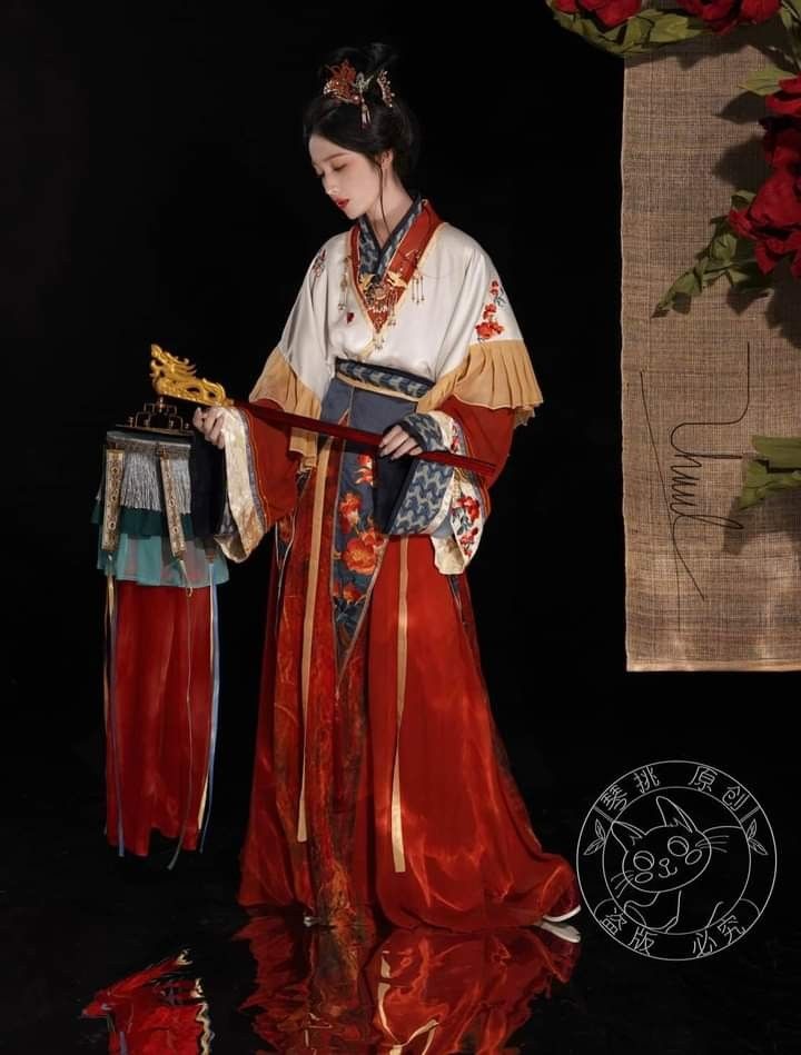 The Long-Style Performance Cheongsam:A Traditional Elegance in Modern Performance The Long-Style Performance Cheongsam:A Traditional Elegance in Modern Performance