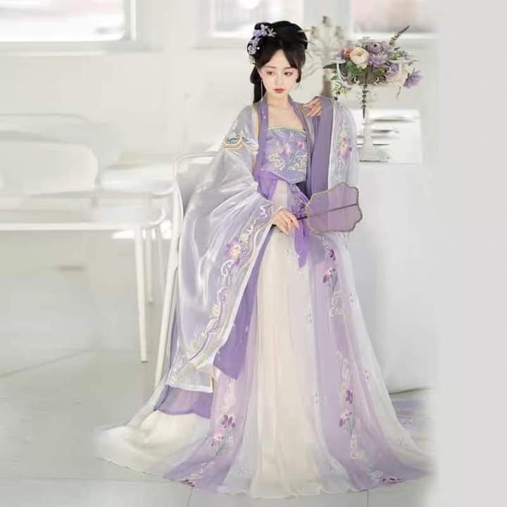 Immersion in the Fairyland of Traditional Chinese Hanfu Fashion:A Complete Guide Immersion in the Fairyland of Traditional Chinese Hanfu Fashion:A Complete Guide