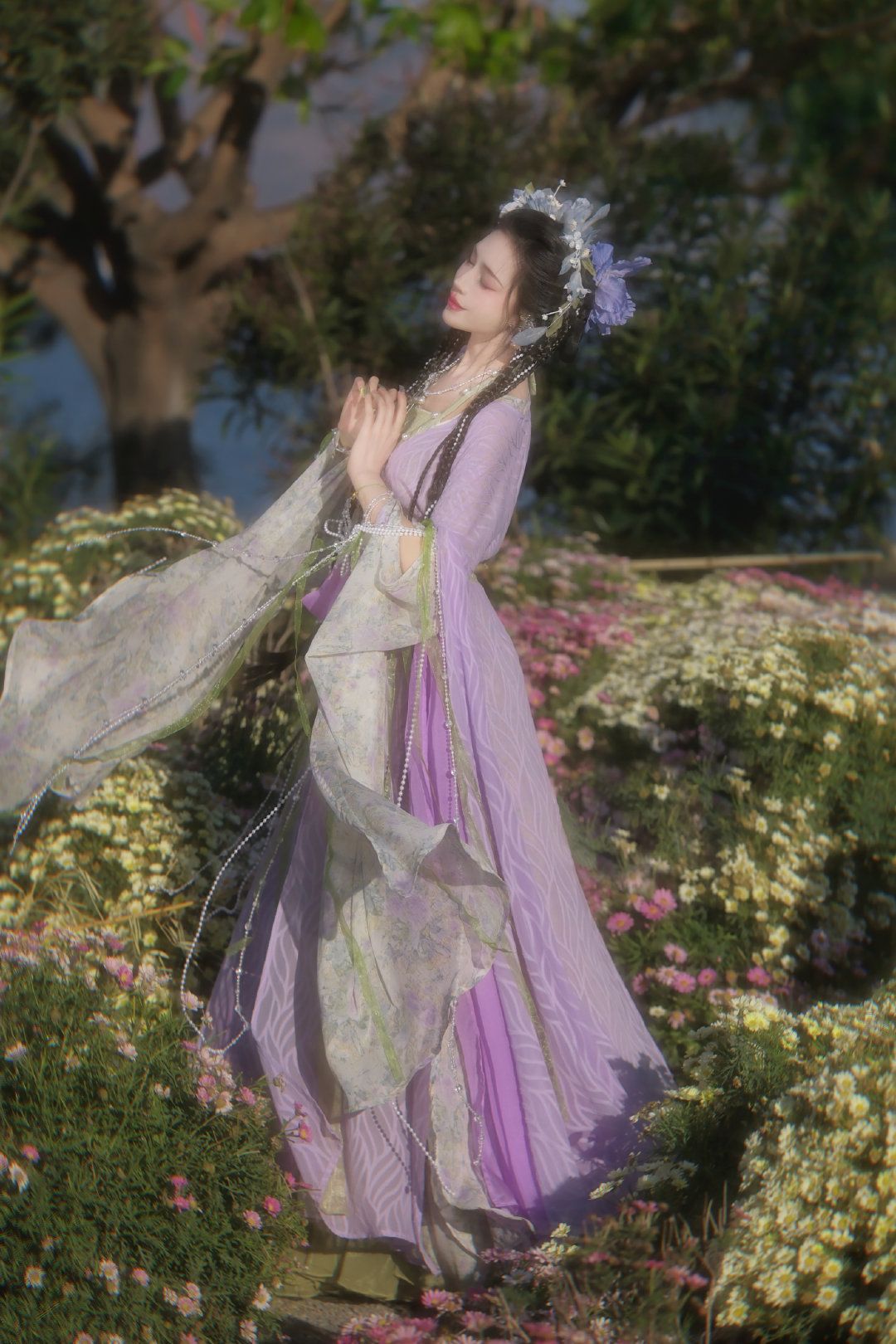 The Dripping Water and the Cheongsam:A Tale of Cultural Elegance