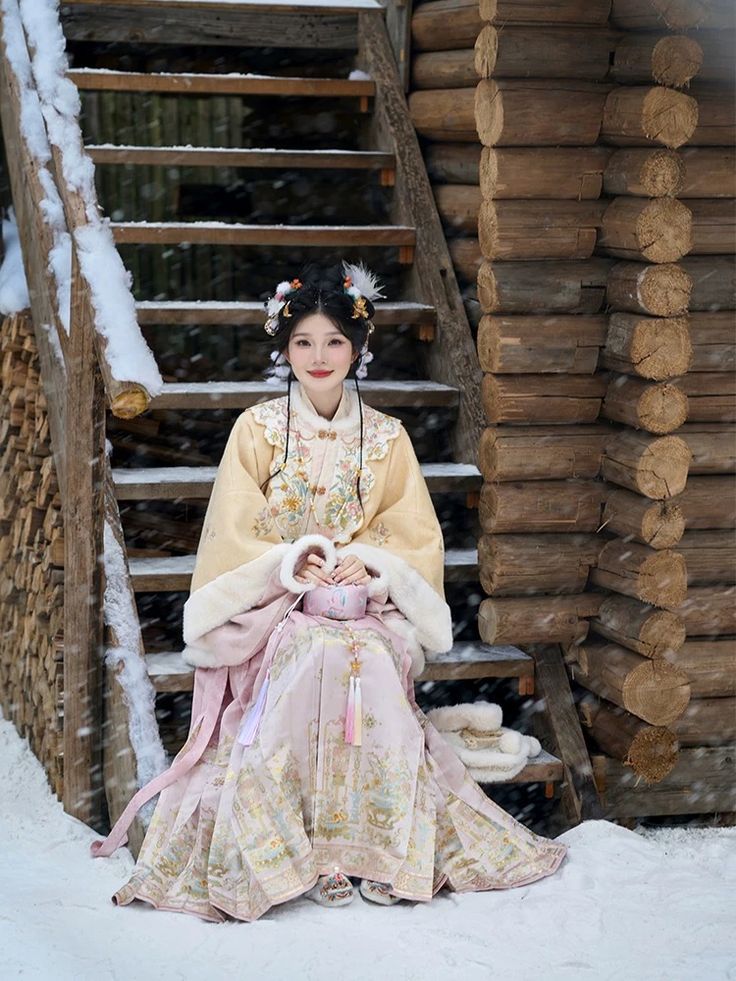 Morning Beauty:The Rise of Hanfu Fashion in the Style of Chenyan Morning Beauty:The Rise of Hanfu Fashion in the Style of Chenyan
