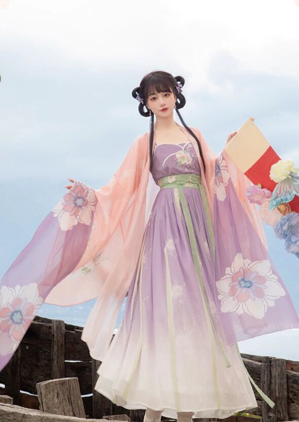Elegance in Ancient Green:The Beauty of Traditional Hanfu for Women Elegance in Ancient Green:The Beauty of Traditional Hanfu for Women