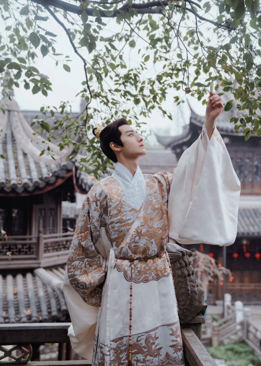 Embracing Traditional Elegance:The Cheongsam-Inspired Embroidered Dress Embracing Traditional Elegance:The Cheongsam-Inspired Embroidered Dress