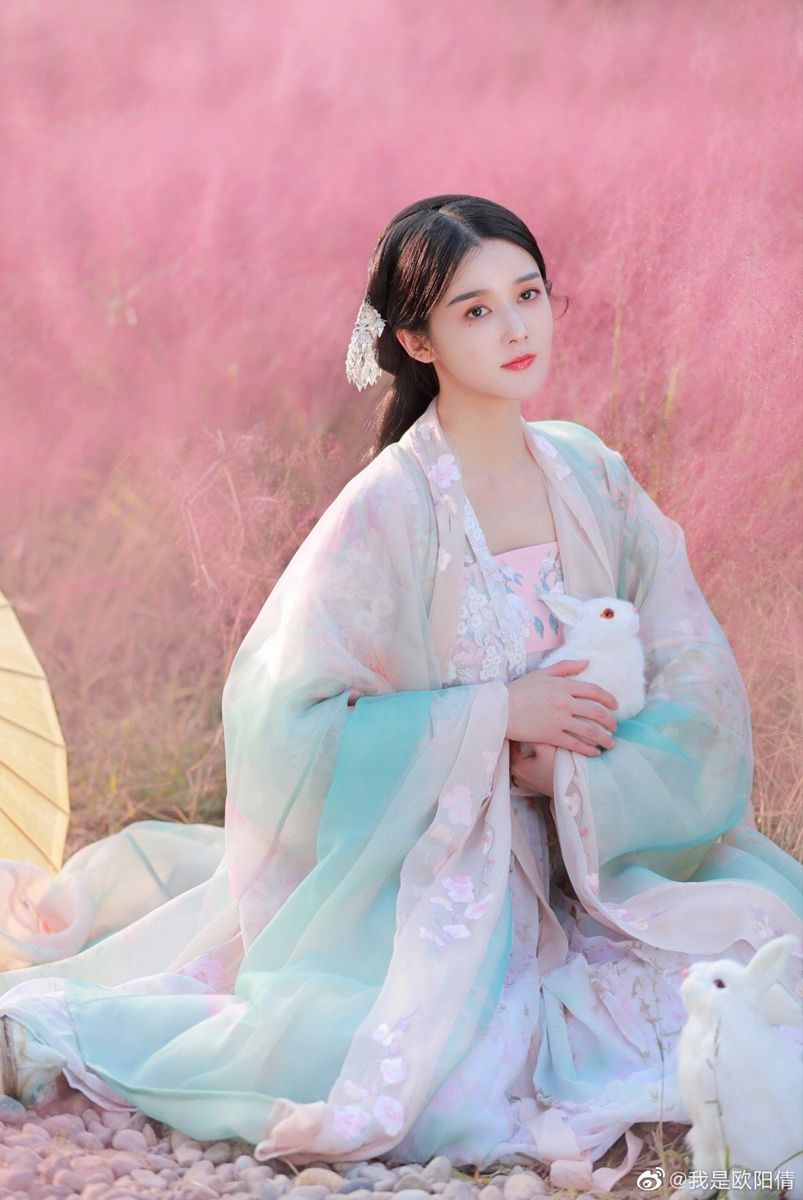 Plus-Size Qipao:The Allure of Traditional Chinese Dress for Modern Adults Plus-Size Qipao:The Allure of Traditional Chinese Dress for Modern Adults