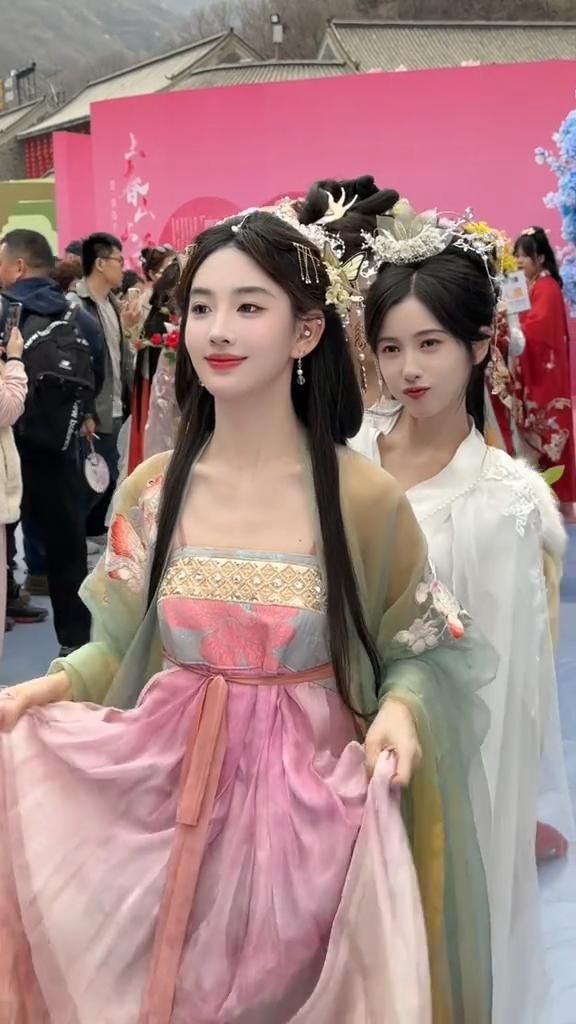 The Rise of Hanfu Fashion Wigs:Embracing Traditional Beauty with Modern Accessories The Rise of Hanfu Fashion Wigs:Embracing Traditional Beauty with Modern Accessories
