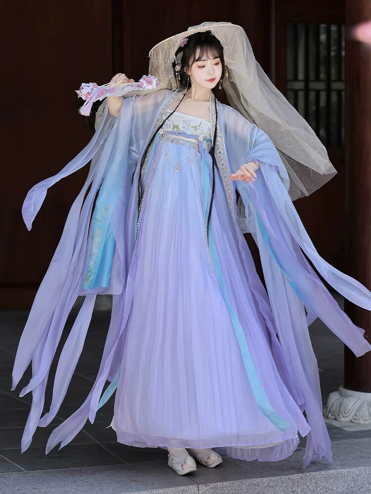 Embracing Summer in Miniature Hanfu:A Guide to Styling Your Compact Frames in Traditional Elegance Embracing Summer in Miniature Hanfu:A Guide to Styling Your Compact Frames in Traditional Elegance