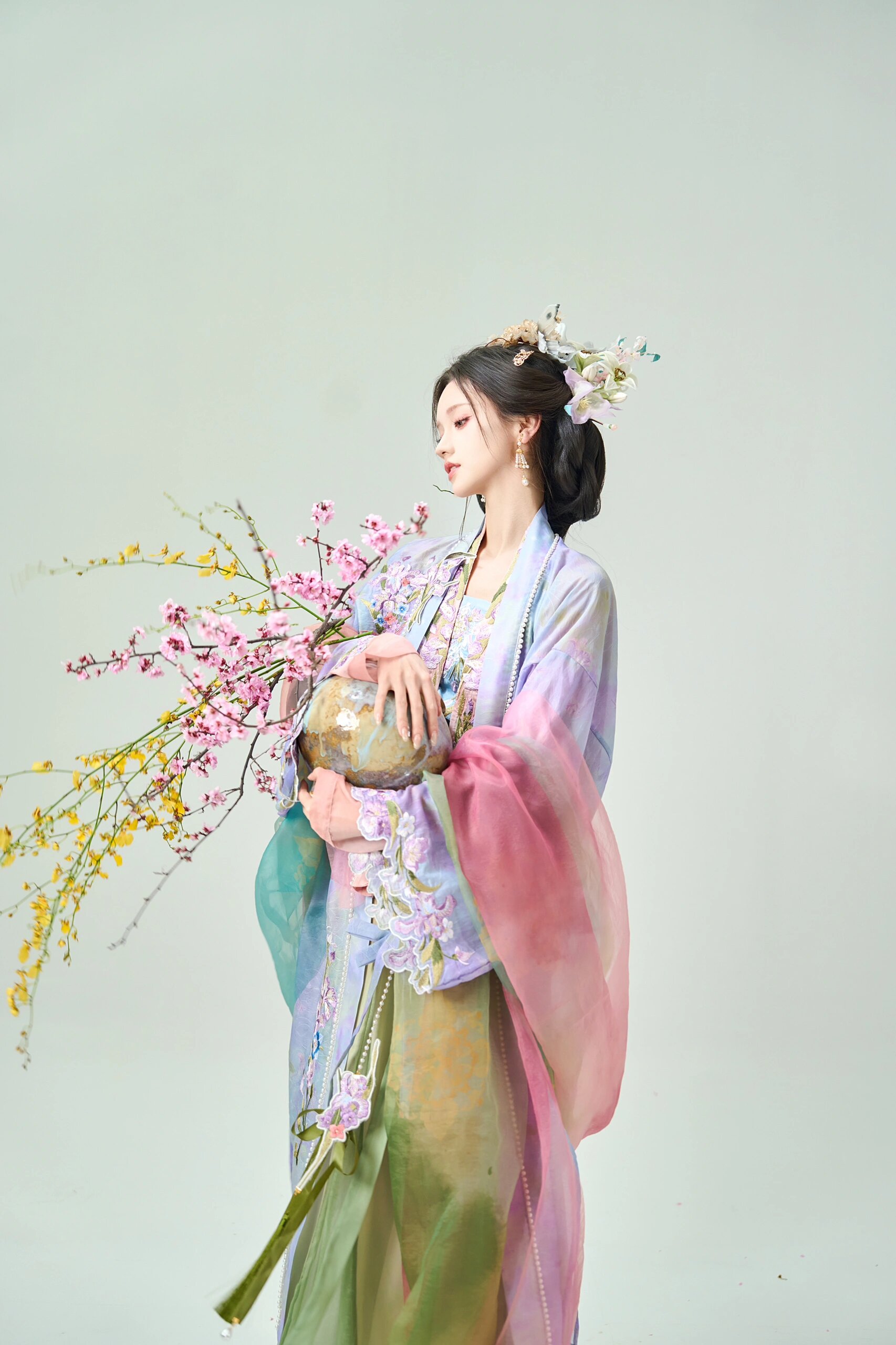 The Evolution of Traditional Chinese Hat:The Douli and Its Role in Hanfu Fashion The Evolution of Traditional Chinese Hat:The Douli and Its Role in Hanfu Fashion