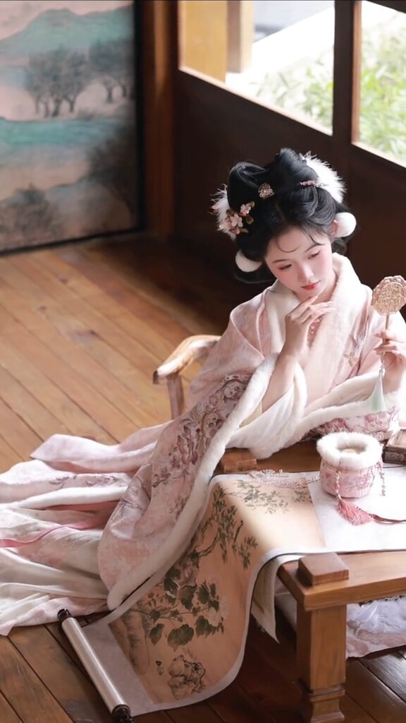 Champagne-Colored Hanfu for Little Girls:A Blend of Tradition and Modern Elegance Champagne-Colored Hanfu for Little Girls:A Blend of Tradition and Modern Elegance