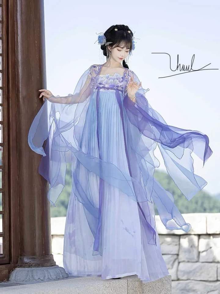 The Rise of Hanfu Fashion:Incorporating Height Enhancers into Traditional Shoes The Rise of Hanfu Fashion:Incorporating Height Enhancers into Traditional Shoes