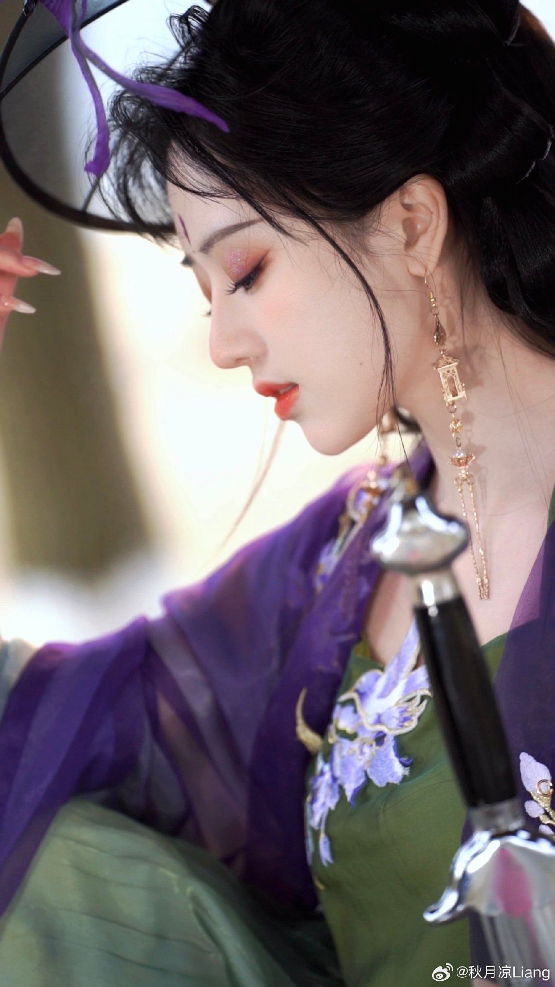 Traditional Charm of Hanfu for Children:A Delicate Dress for a Seven-Year-Old Traditional Charm of Hanfu for Children:A Delicate Dress for a Seven-Year-Old